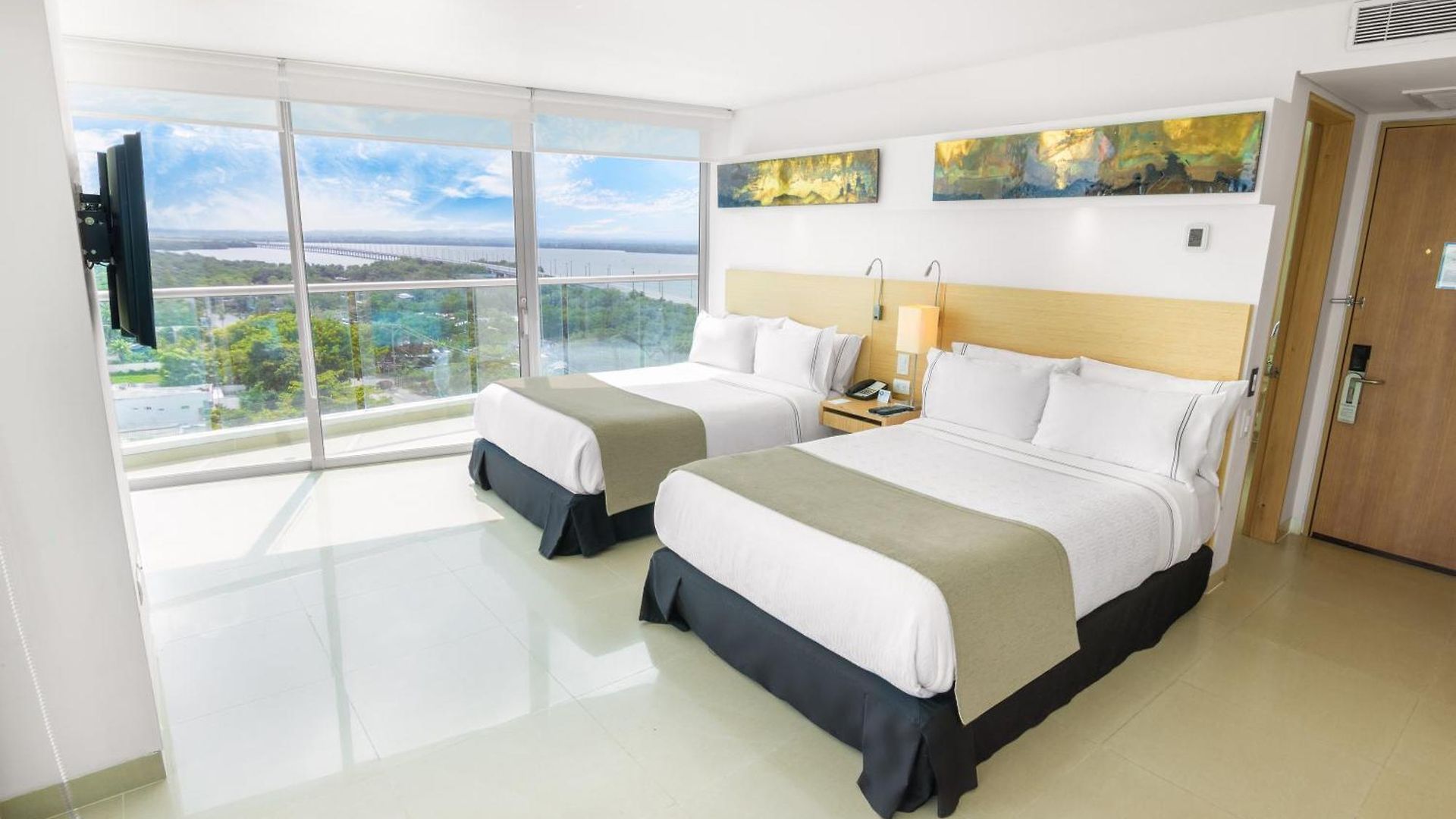 Sonesta Hotel 4*