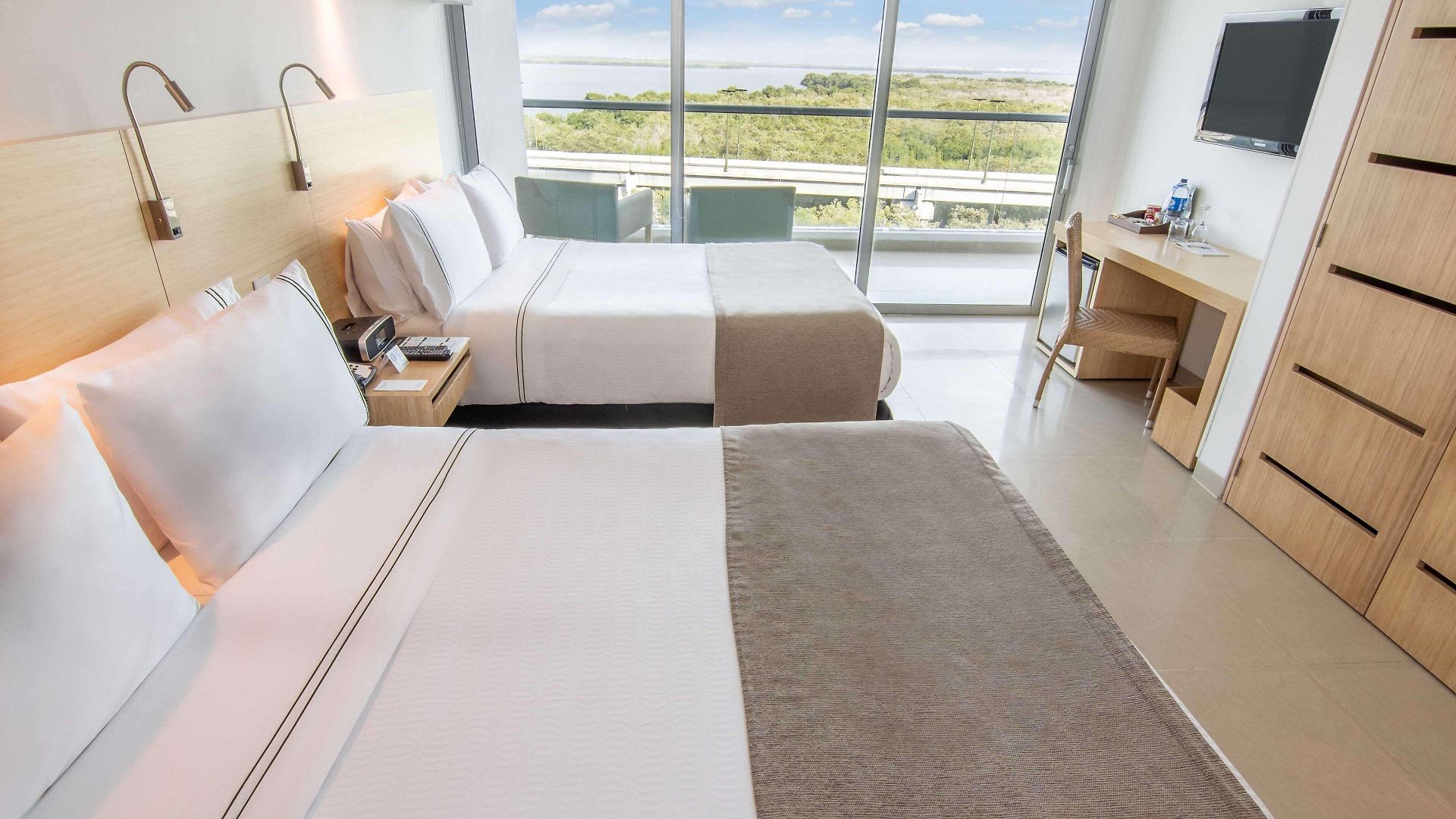 Sonesta 4*