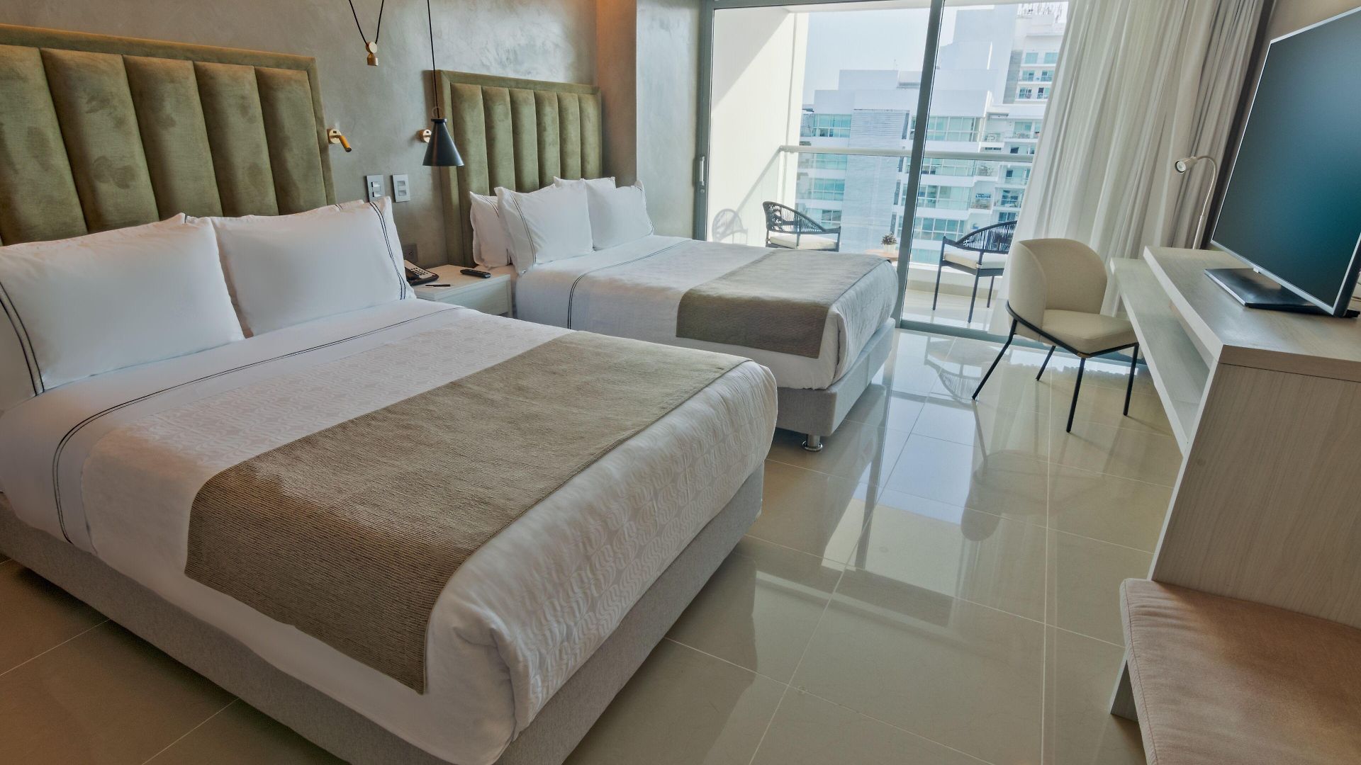 Sonesta 4*