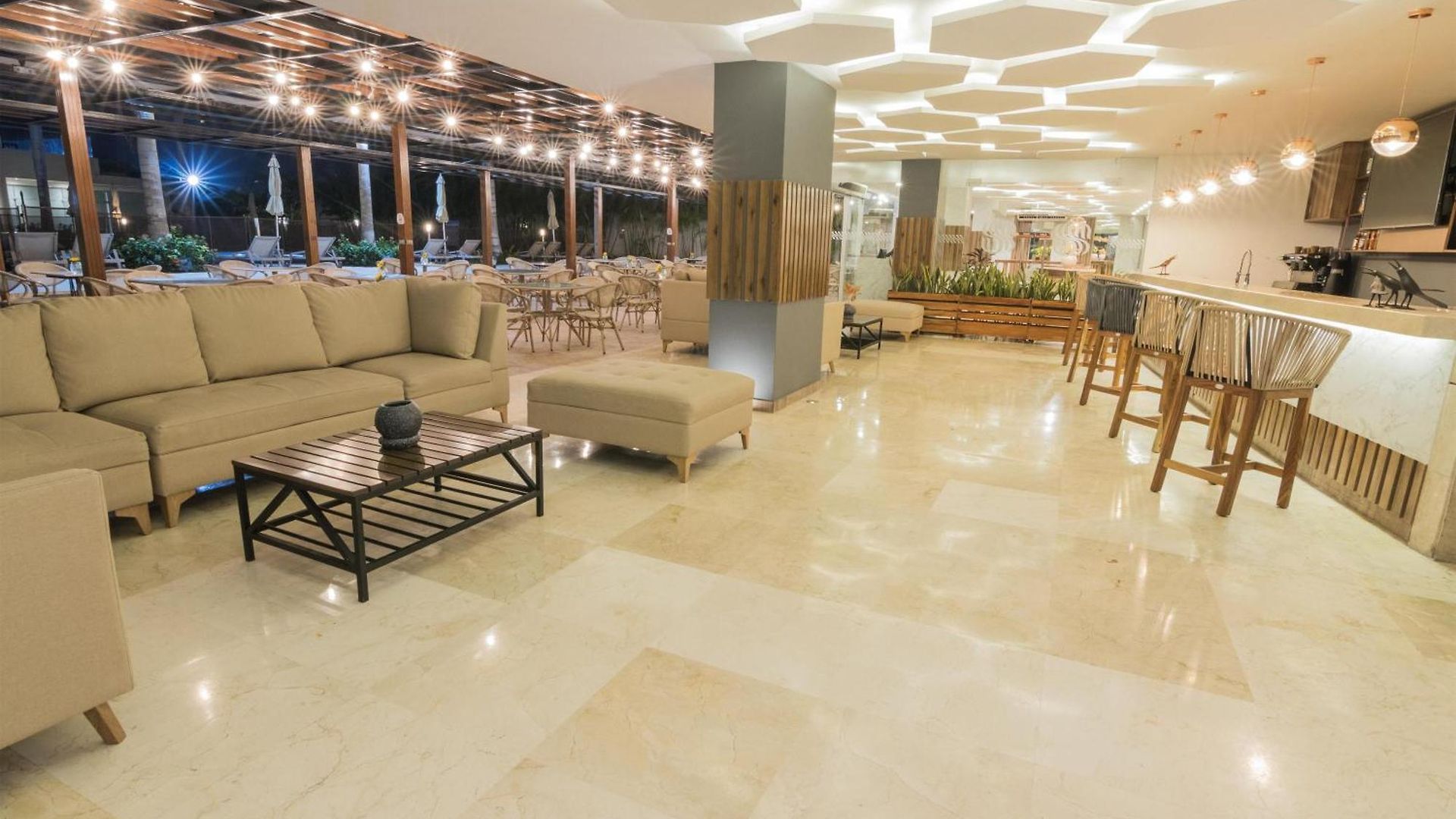 Sonesta Hotel
