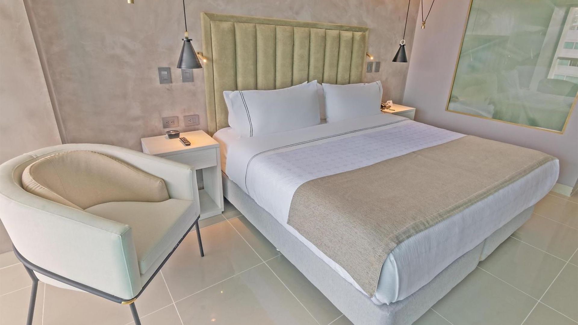 Sonesta Hotel 4*